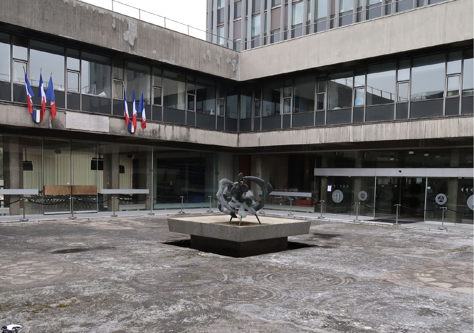 patio mairie Grenoble restauration décort peint Sainte Croix en Jarez Mission Bern